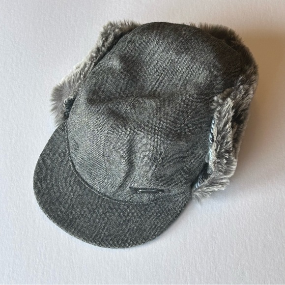 Duluth Trading Co Accessories - Duluth Trading Co Women’s Gray Tweed Fabric Faux Fur Ear Flap Lined Size XL